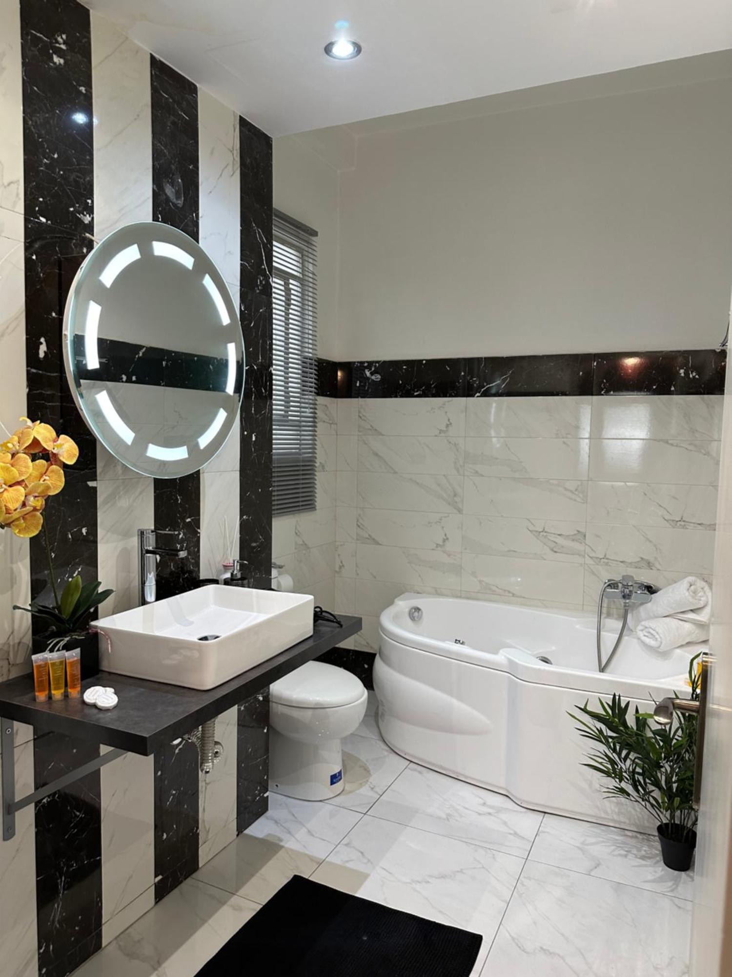 2 Bd Apt In Syntagma With Acropolis View Αθήνα Εξωτερικό φωτογραφία